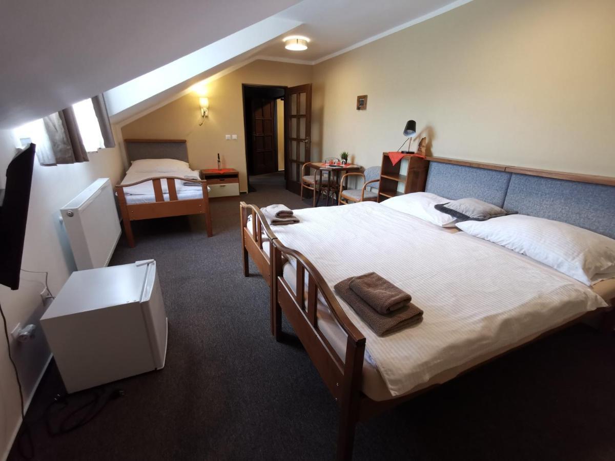 Hotel Stary Mlyn 耶塞尼克 外观 照片
