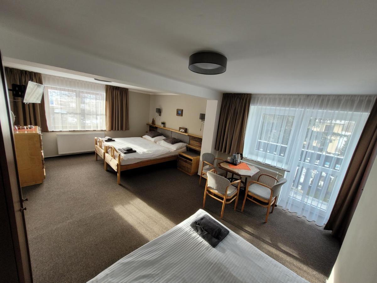 Hotel Stary Mlyn 耶塞尼克 外观 照片