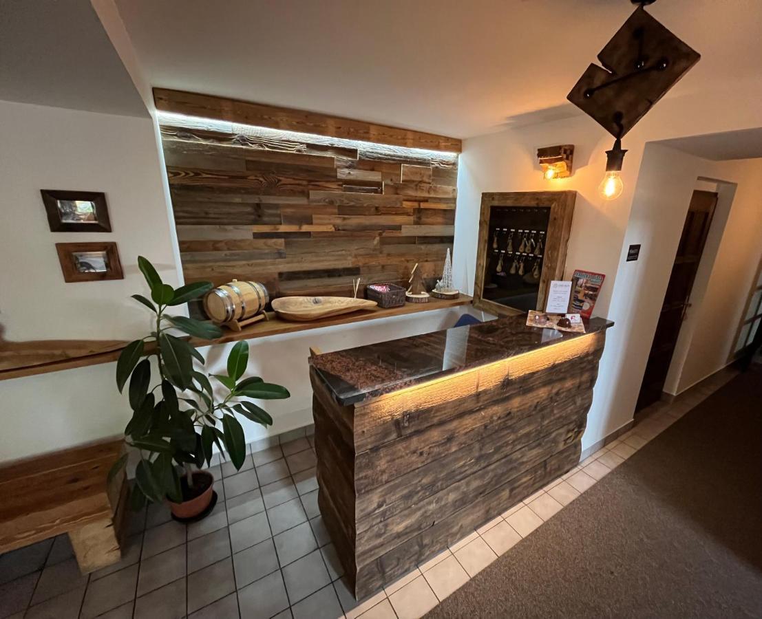 Hotel Stary Mlyn 耶塞尼克 外观 照片