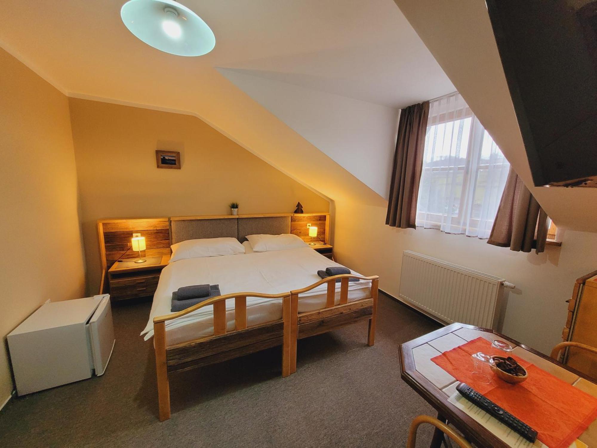Hotel Stary Mlyn 耶塞尼克 外观 照片