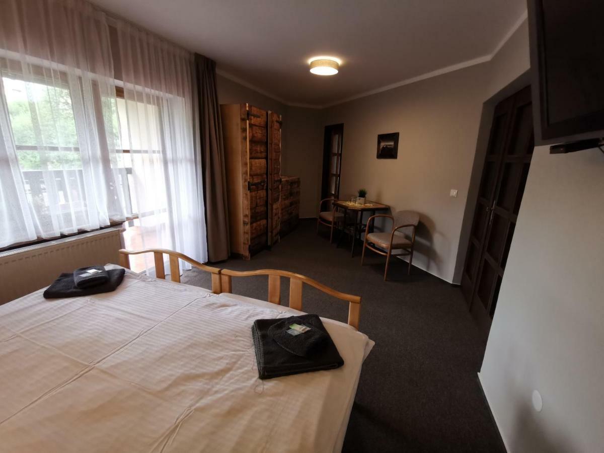 Hotel Stary Mlyn 耶塞尼克 外观 照片