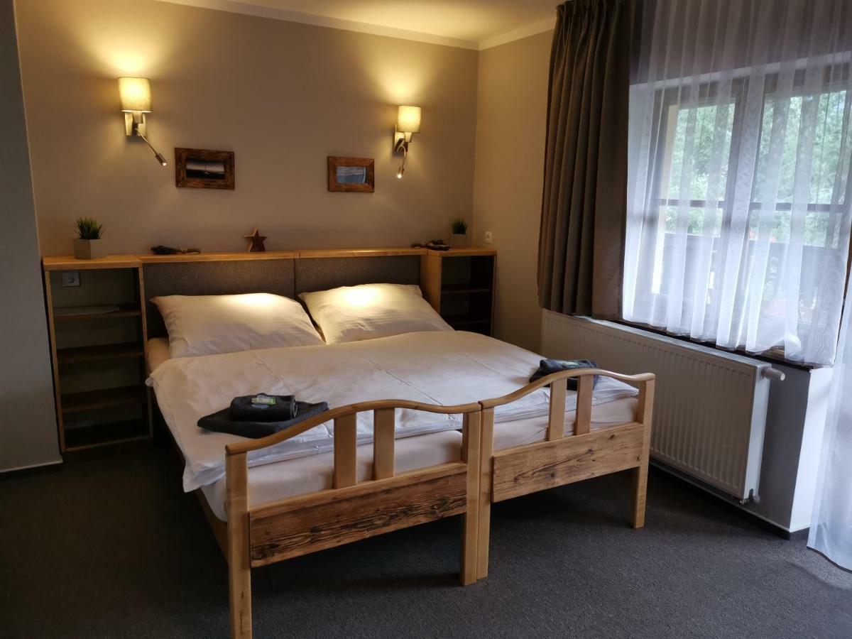 Hotel Stary Mlyn 耶塞尼克 外观 照片